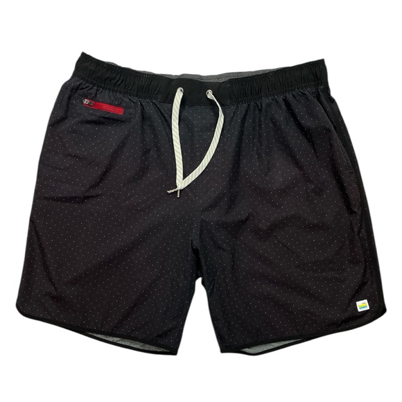 Vuori Mens 7” Banks Shorts size XL in Black Microdot - Picture 4 of 9